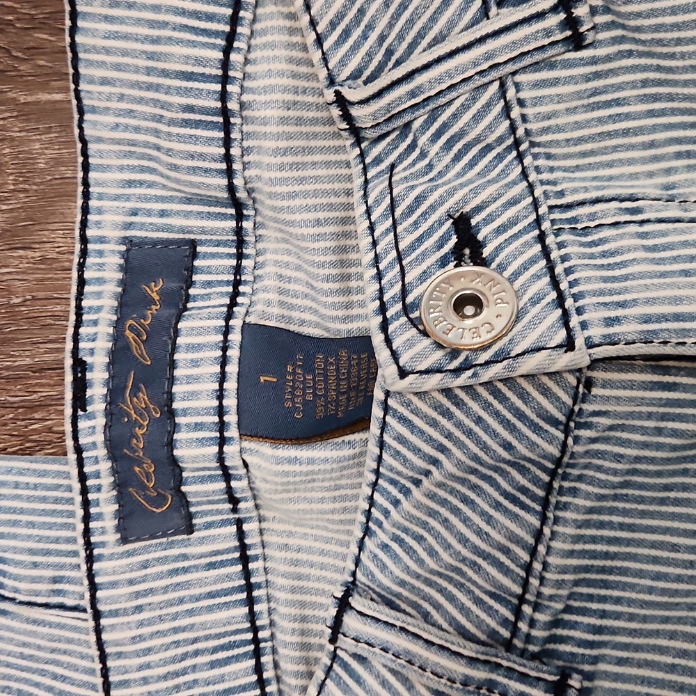 Jeans - Picture 2 of 5